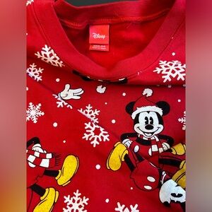 Oversized Women’s Mickey Mouse Christmas Sweatshirt